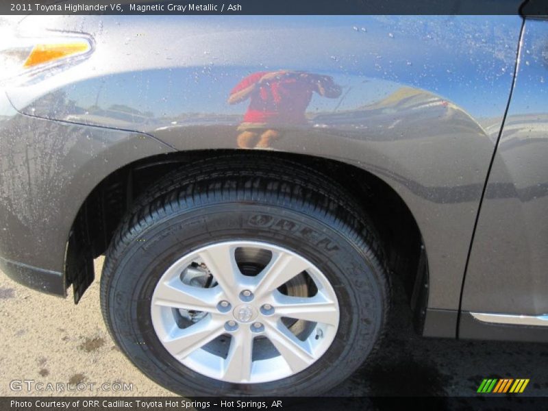 Magnetic Gray Metallic / Ash 2011 Toyota Highlander V6