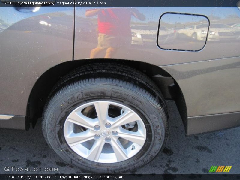 Magnetic Gray Metallic / Ash 2011 Toyota Highlander V6