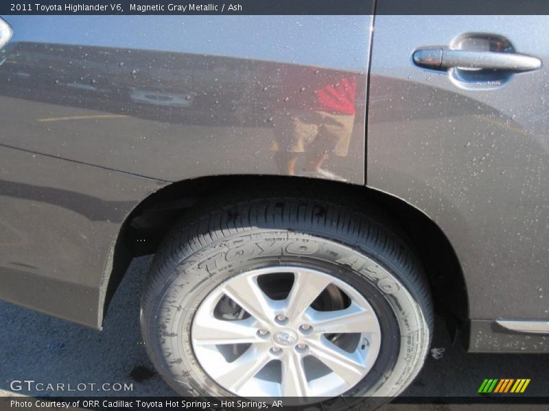 Magnetic Gray Metallic / Ash 2011 Toyota Highlander V6