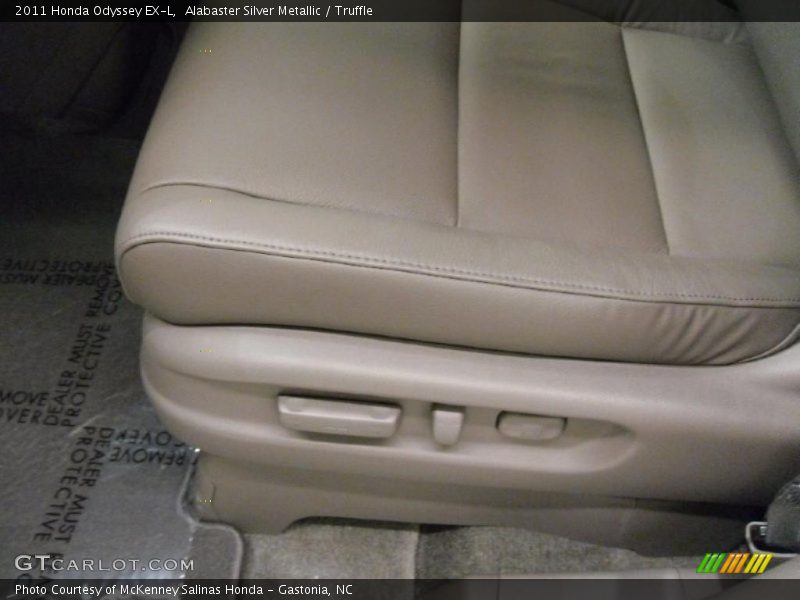 Alabaster Silver Metallic / Truffle 2011 Honda Odyssey EX-L