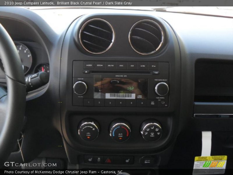 Brilliant Black Crystal Pearl / Dark Slate Gray 2010 Jeep Compass Latitude