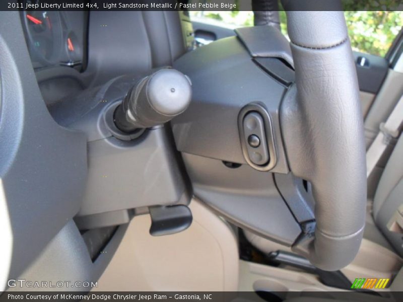 Light Sandstone Metallic / Pastel Pebble Beige 2011 Jeep Liberty Limited 4x4