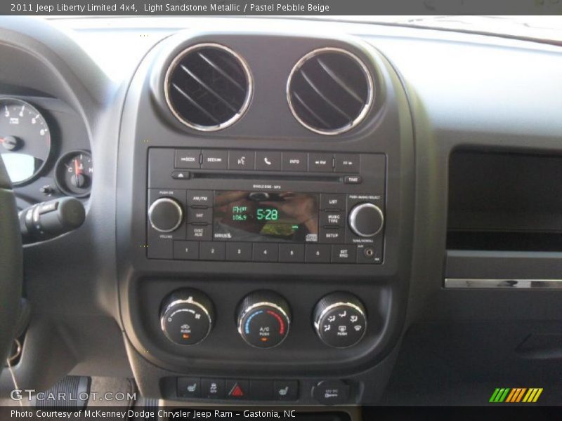 Light Sandstone Metallic / Pastel Pebble Beige 2011 Jeep Liberty Limited 4x4