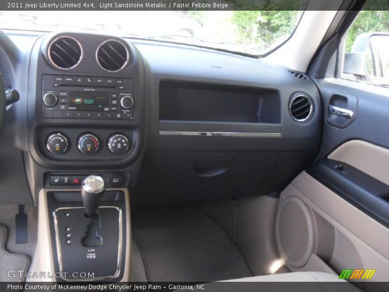 Light Sandstone Metallic / Pastel Pebble Beige 2011 Jeep Liberty Limited 4x4
