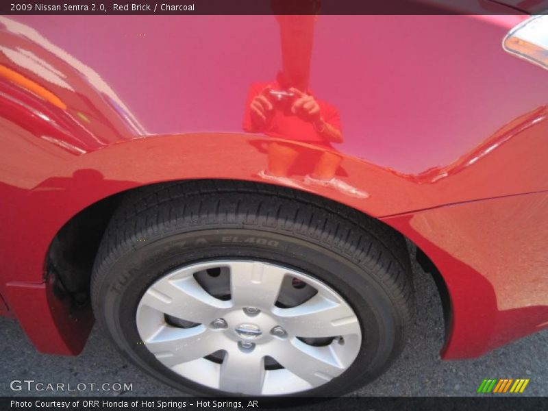 Red Brick / Charcoal 2009 Nissan Sentra 2.0