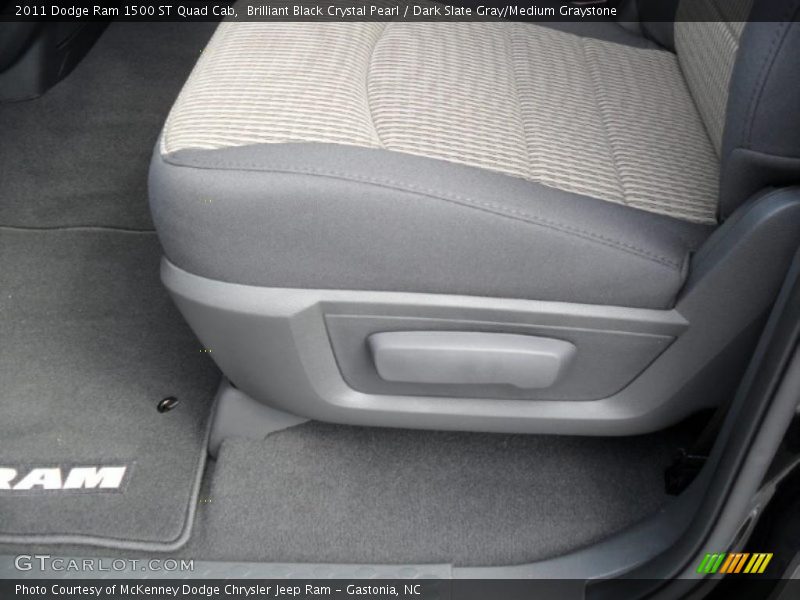 Brilliant Black Crystal Pearl / Dark Slate Gray/Medium Graystone 2011 Dodge Ram 1500 ST Quad Cab