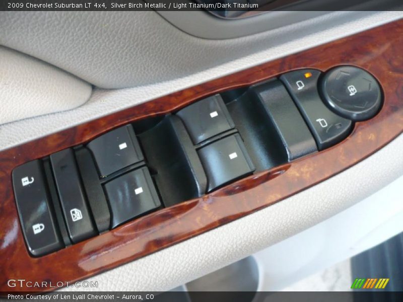 Silver Birch Metallic / Light Titanium/Dark Titanium 2009 Chevrolet Suburban LT 4x4