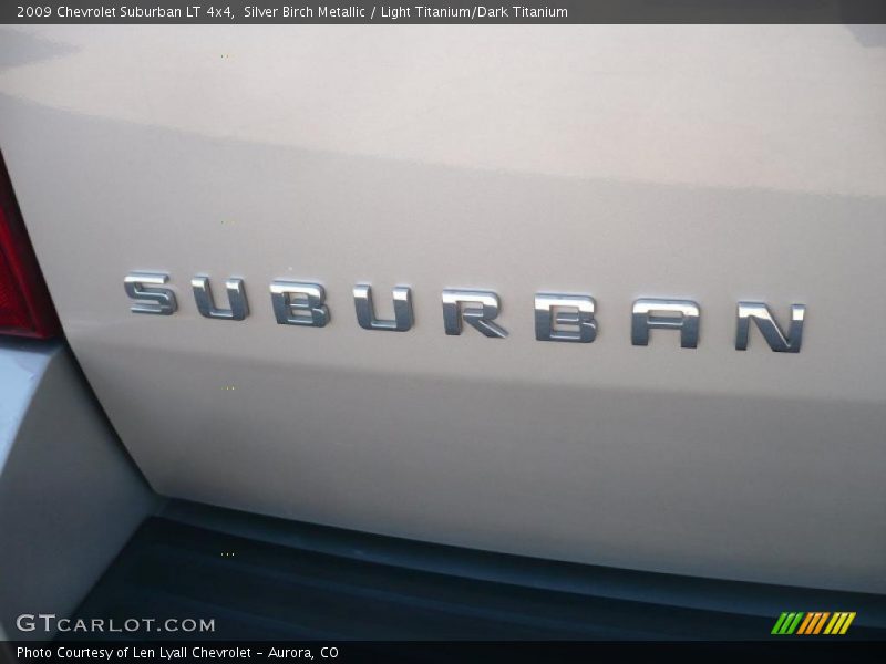 Silver Birch Metallic / Light Titanium/Dark Titanium 2009 Chevrolet Suburban LT 4x4