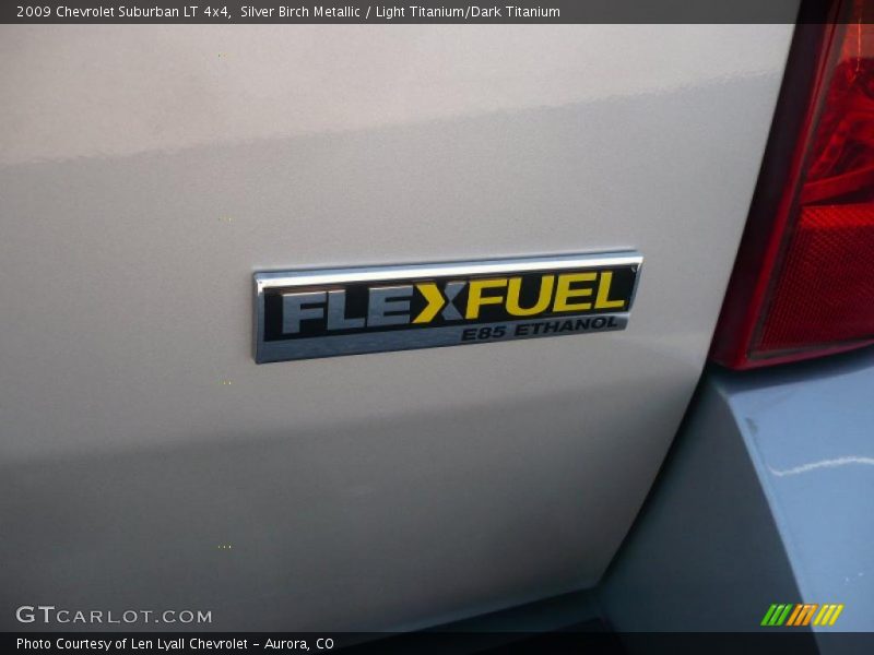 Silver Birch Metallic / Light Titanium/Dark Titanium 2009 Chevrolet Suburban LT 4x4
