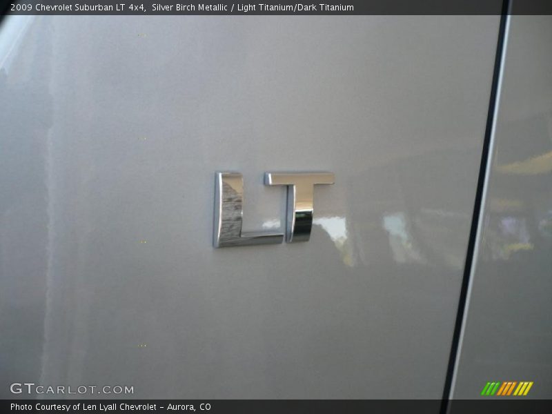 Silver Birch Metallic / Light Titanium/Dark Titanium 2009 Chevrolet Suburban LT 4x4