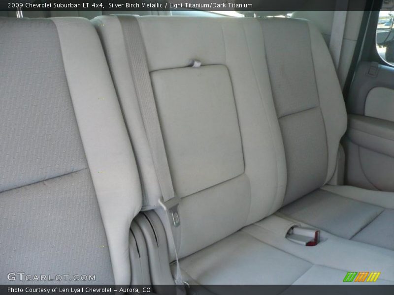 Silver Birch Metallic / Light Titanium/Dark Titanium 2009 Chevrolet Suburban LT 4x4