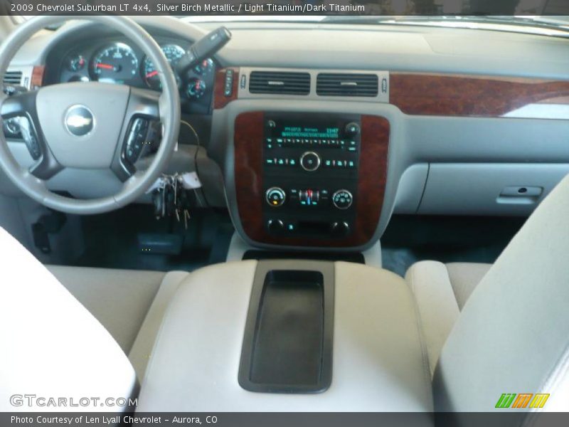 Silver Birch Metallic / Light Titanium/Dark Titanium 2009 Chevrolet Suburban LT 4x4