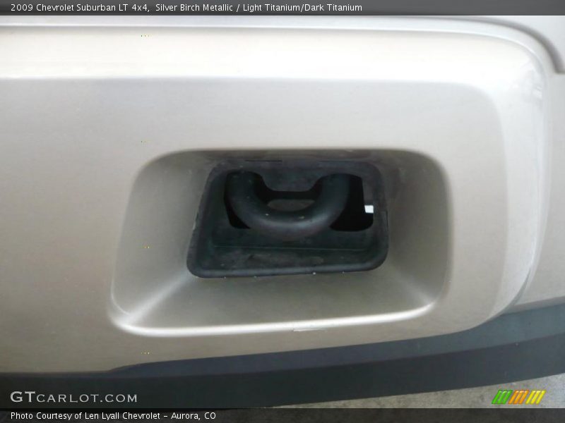 Silver Birch Metallic / Light Titanium/Dark Titanium 2009 Chevrolet Suburban LT 4x4