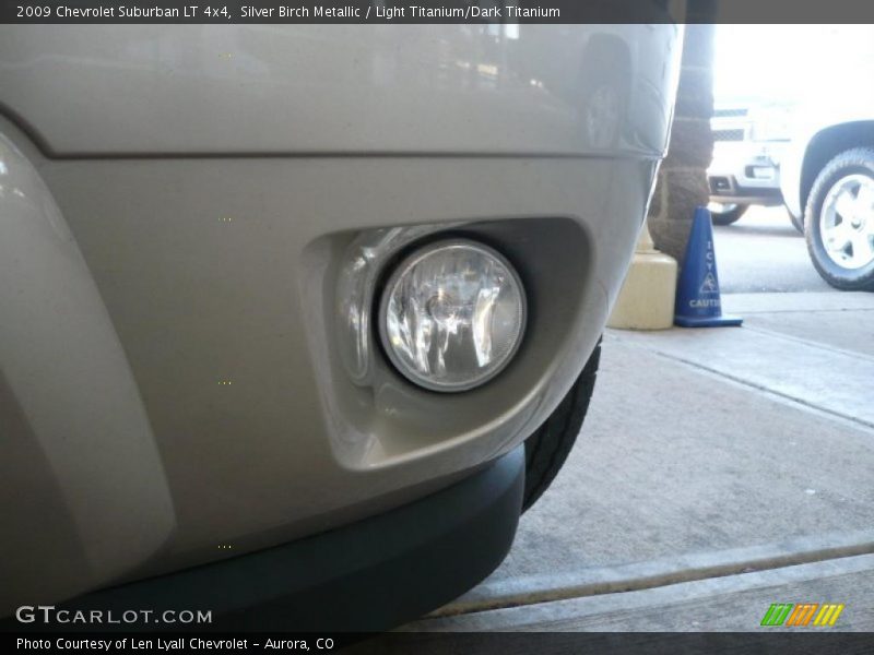Silver Birch Metallic / Light Titanium/Dark Titanium 2009 Chevrolet Suburban LT 4x4