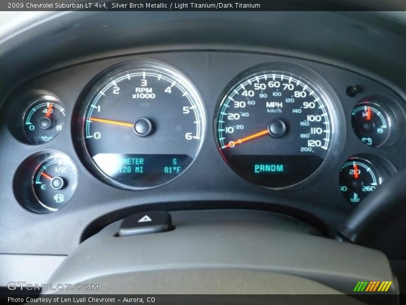 Silver Birch Metallic / Light Titanium/Dark Titanium 2009 Chevrolet Suburban LT 4x4