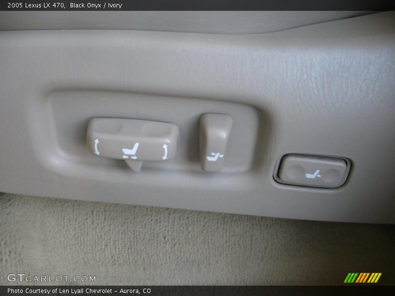 Black Onyx / Ivory 2005 Lexus LX 470