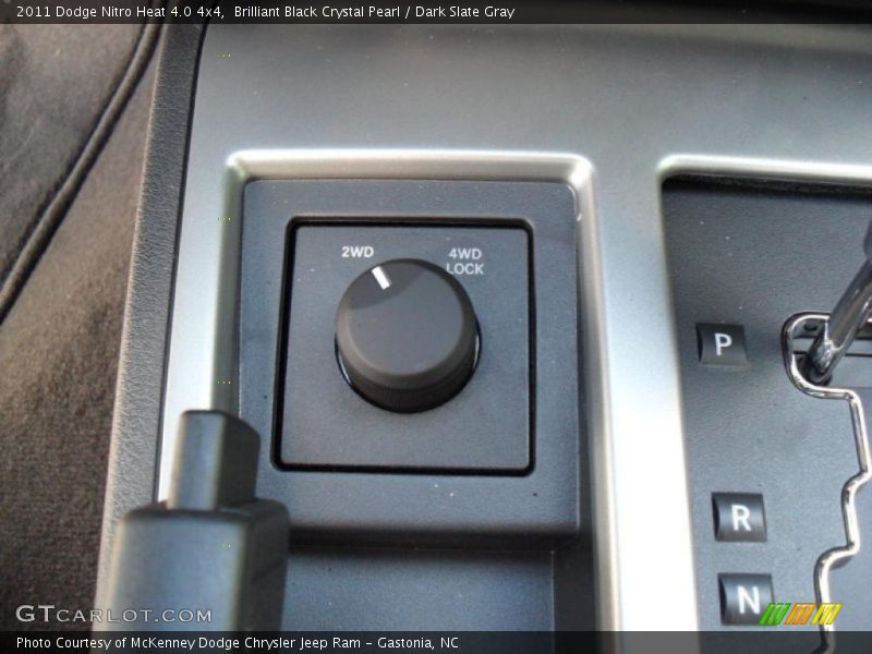 Brilliant Black Crystal Pearl / Dark Slate Gray 2011 Dodge Nitro Heat 4.0 4x4