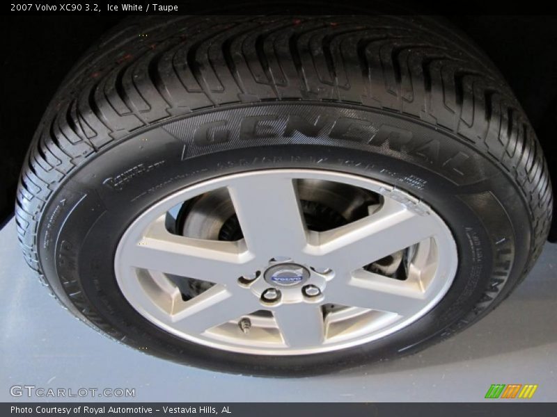 Ice White / Taupe 2007 Volvo XC90 3.2