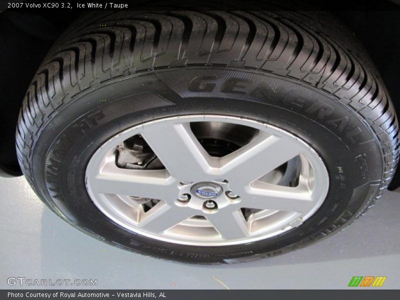 Ice White / Taupe 2007 Volvo XC90 3.2