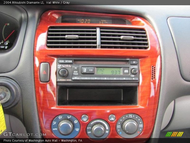 Vail White / Gray 2004 Mitsubishi Diamante LS