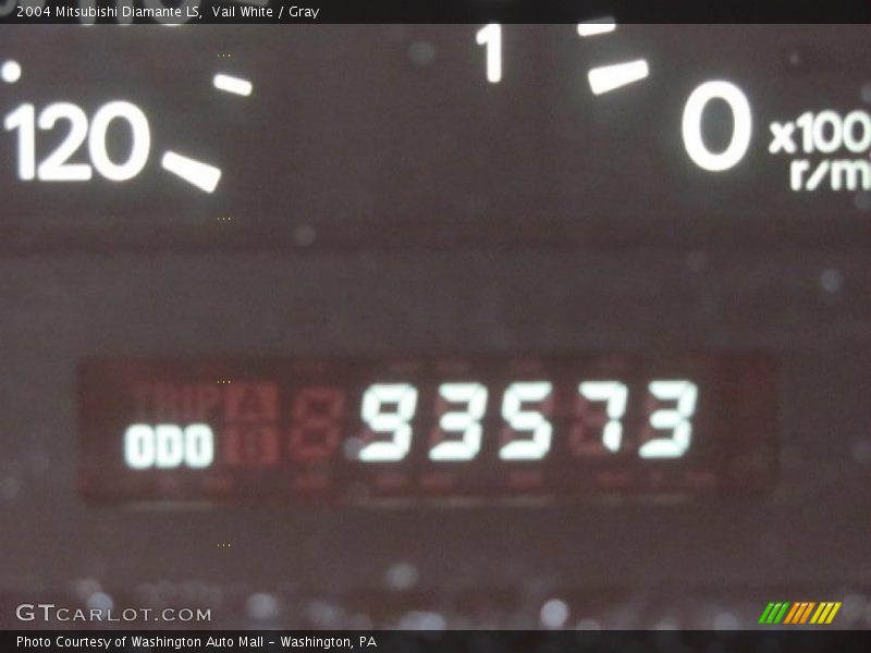 Vail White / Gray 2004 Mitsubishi Diamante LS