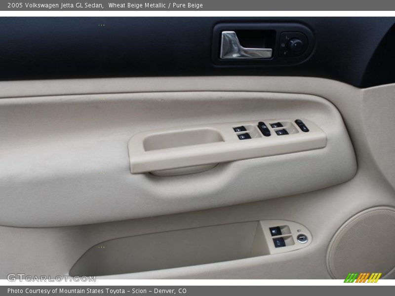 Wheat Beige Metallic / Pure Beige 2005 Volkswagen Jetta GL Sedan