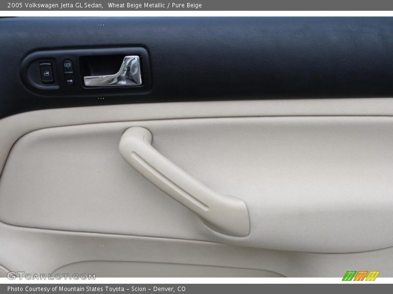 Wheat Beige Metallic / Pure Beige 2005 Volkswagen Jetta GL Sedan