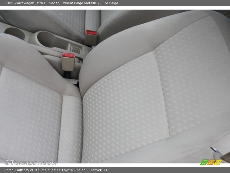 Wheat Beige Metallic / Pure Beige 2005 Volkswagen Jetta GL Sedan