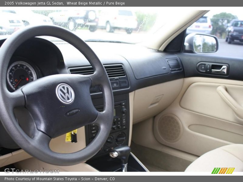 Wheat Beige Metallic / Pure Beige 2005 Volkswagen Jetta GL Sedan