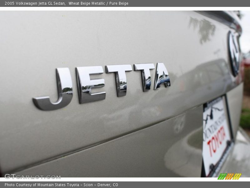 Wheat Beige Metallic / Pure Beige 2005 Volkswagen Jetta GL Sedan