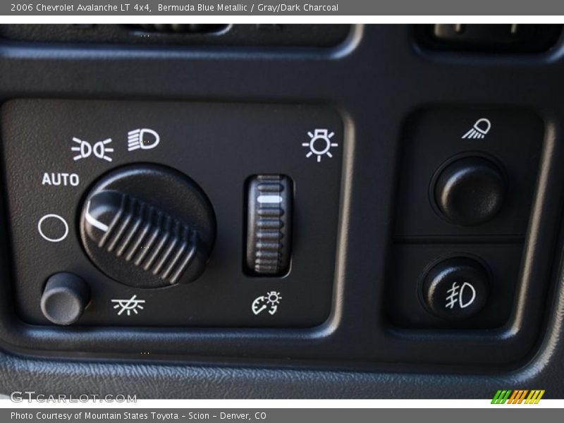 Bermuda Blue Metallic / Gray/Dark Charcoal 2006 Chevrolet Avalanche LT 4x4