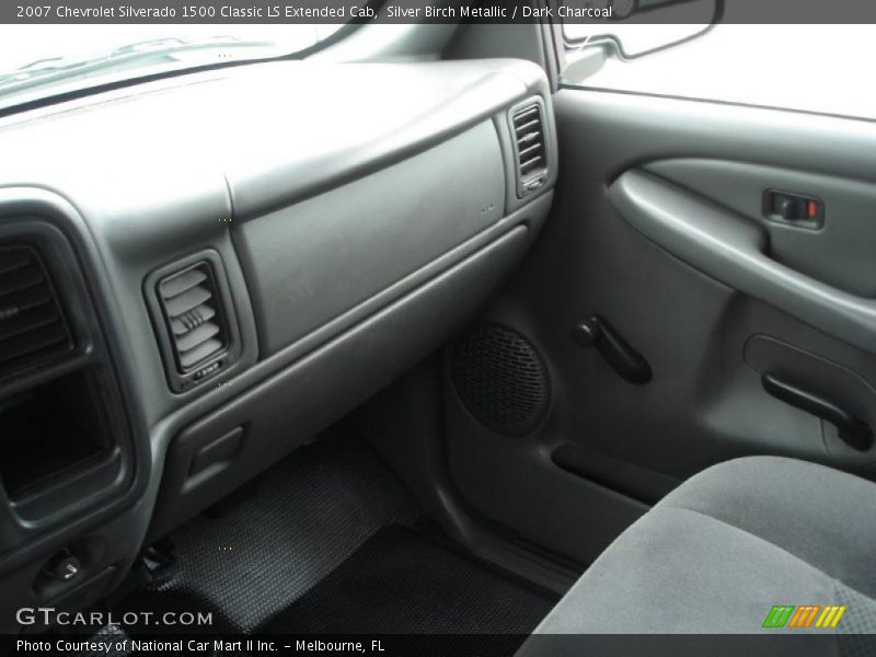 Silver Birch Metallic / Dark Charcoal 2007 Chevrolet Silverado 1500 Classic LS Extended Cab