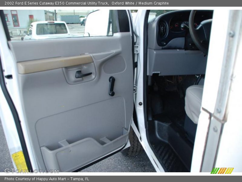 Oxford White / Medium Graphite 2002 Ford E Series Cutaway E350 Commercial Utility Truck
