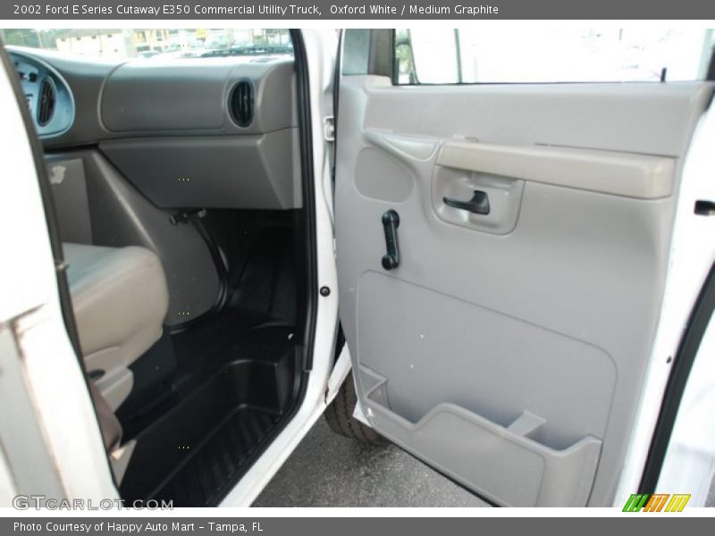 Oxford White / Medium Graphite 2002 Ford E Series Cutaway E350 Commercial Utility Truck