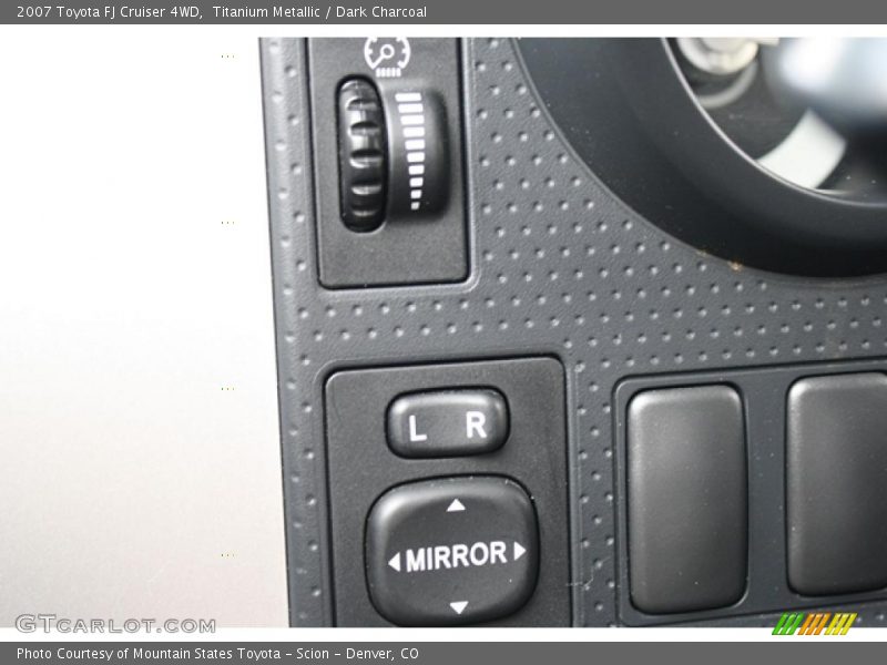Titanium Metallic / Dark Charcoal 2007 Toyota FJ Cruiser 4WD