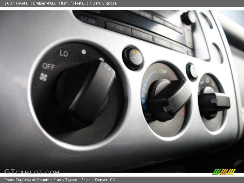 Titanium Metallic / Dark Charcoal 2007 Toyota FJ Cruiser 4WD