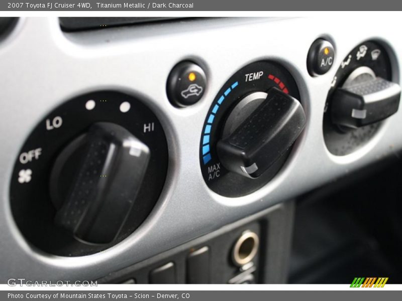 Titanium Metallic / Dark Charcoal 2007 Toyota FJ Cruiser 4WD