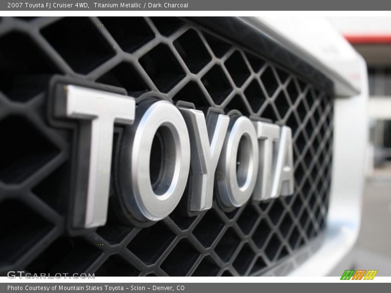 Titanium Metallic / Dark Charcoal 2007 Toyota FJ Cruiser 4WD