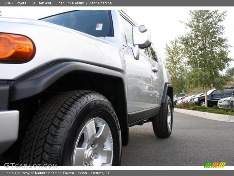 Titanium Metallic / Dark Charcoal 2007 Toyota FJ Cruiser 4WD