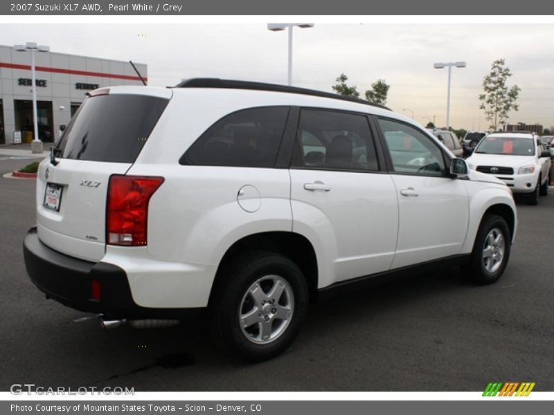 Pearl White / Grey 2007 Suzuki XL7 AWD