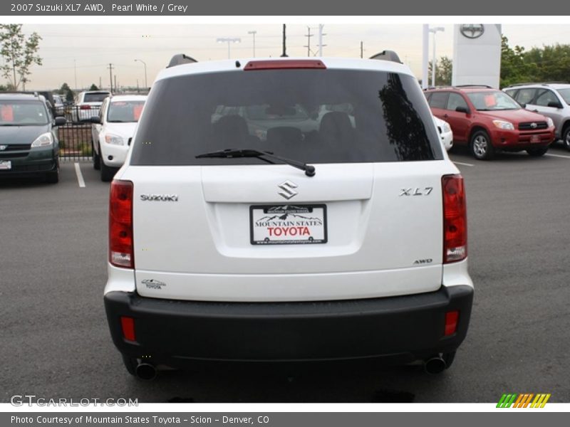 Pearl White / Grey 2007 Suzuki XL7 AWD