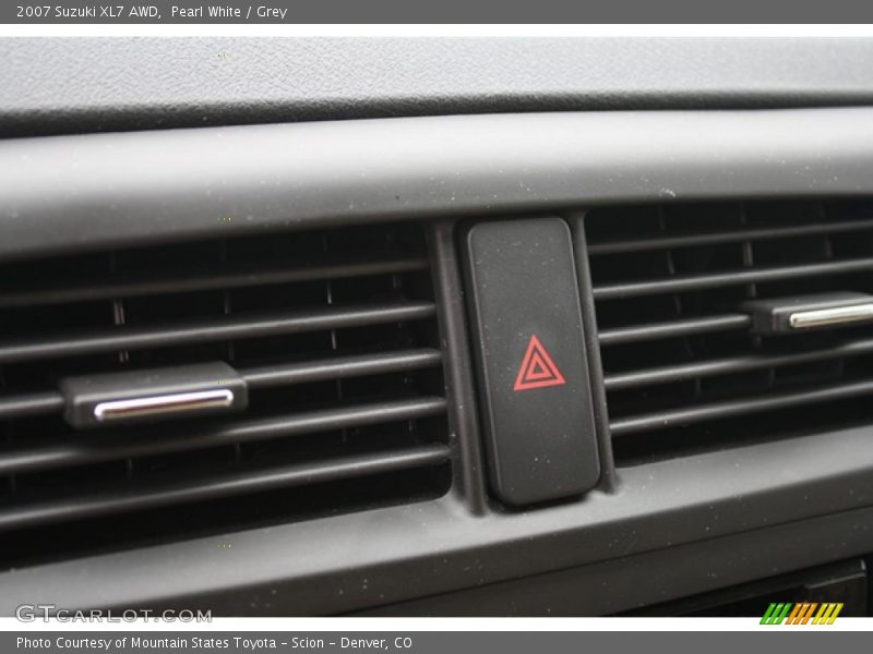 Pearl White / Grey 2007 Suzuki XL7 AWD