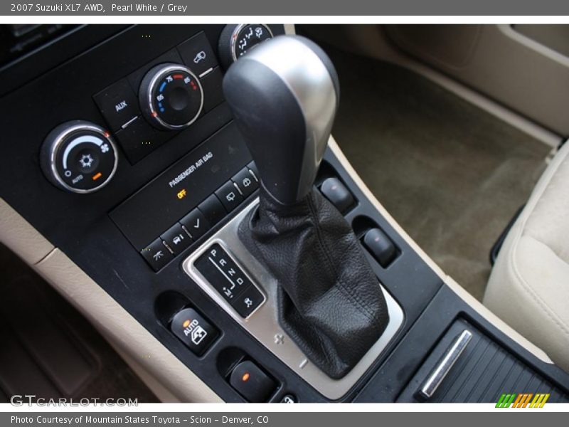 Pearl White / Grey 2007 Suzuki XL7 AWD