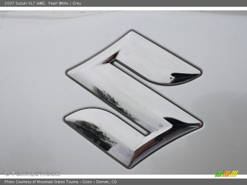 Pearl White / Grey 2007 Suzuki XL7 AWD