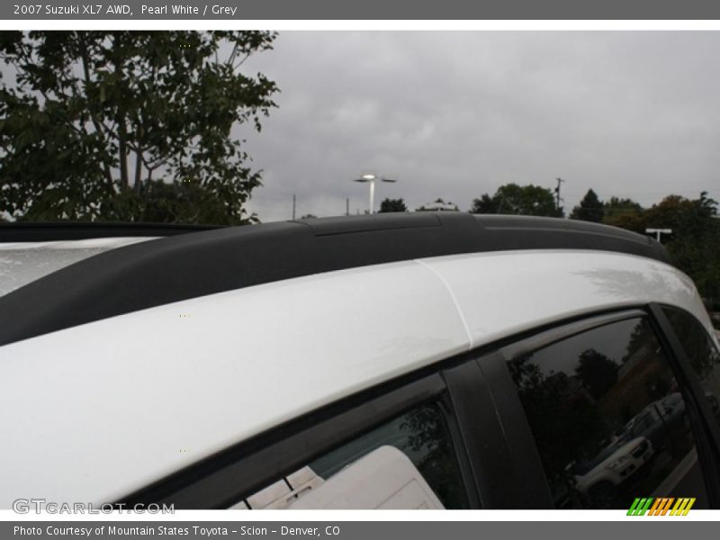 Pearl White / Grey 2007 Suzuki XL7 AWD