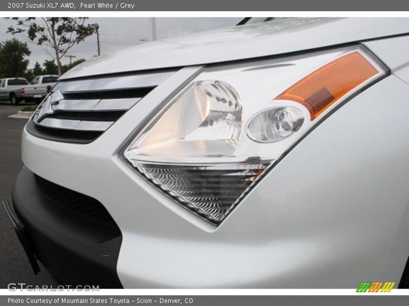 Pearl White / Grey 2007 Suzuki XL7 AWD