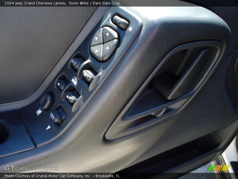 Stone White / Dark Slate Gray 2004 Jeep Grand Cherokee Laredo