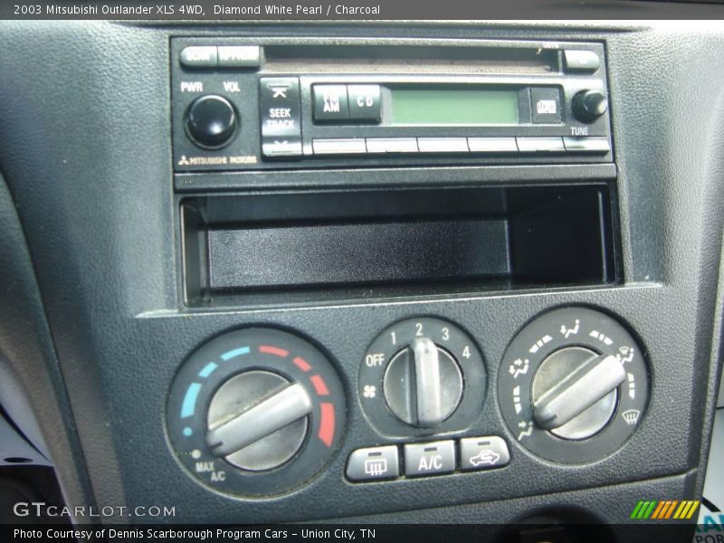 Diamond White Pearl / Charcoal 2003 Mitsubishi Outlander XLS 4WD