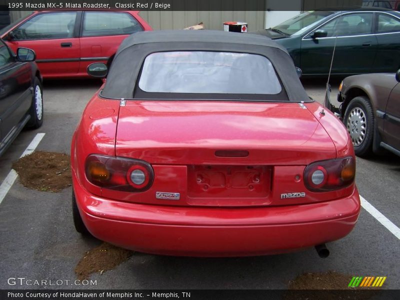 Classic Red / Beige 1995 Mazda MX-5 Miata Roadster