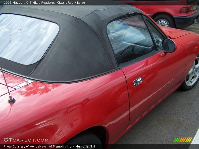 Classic Red / Beige 1995 Mazda MX-5 Miata Roadster